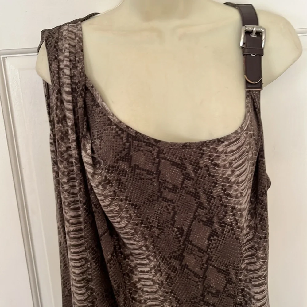 Micheal Kors size XL tan serpent print top ,year round alone or under jacket